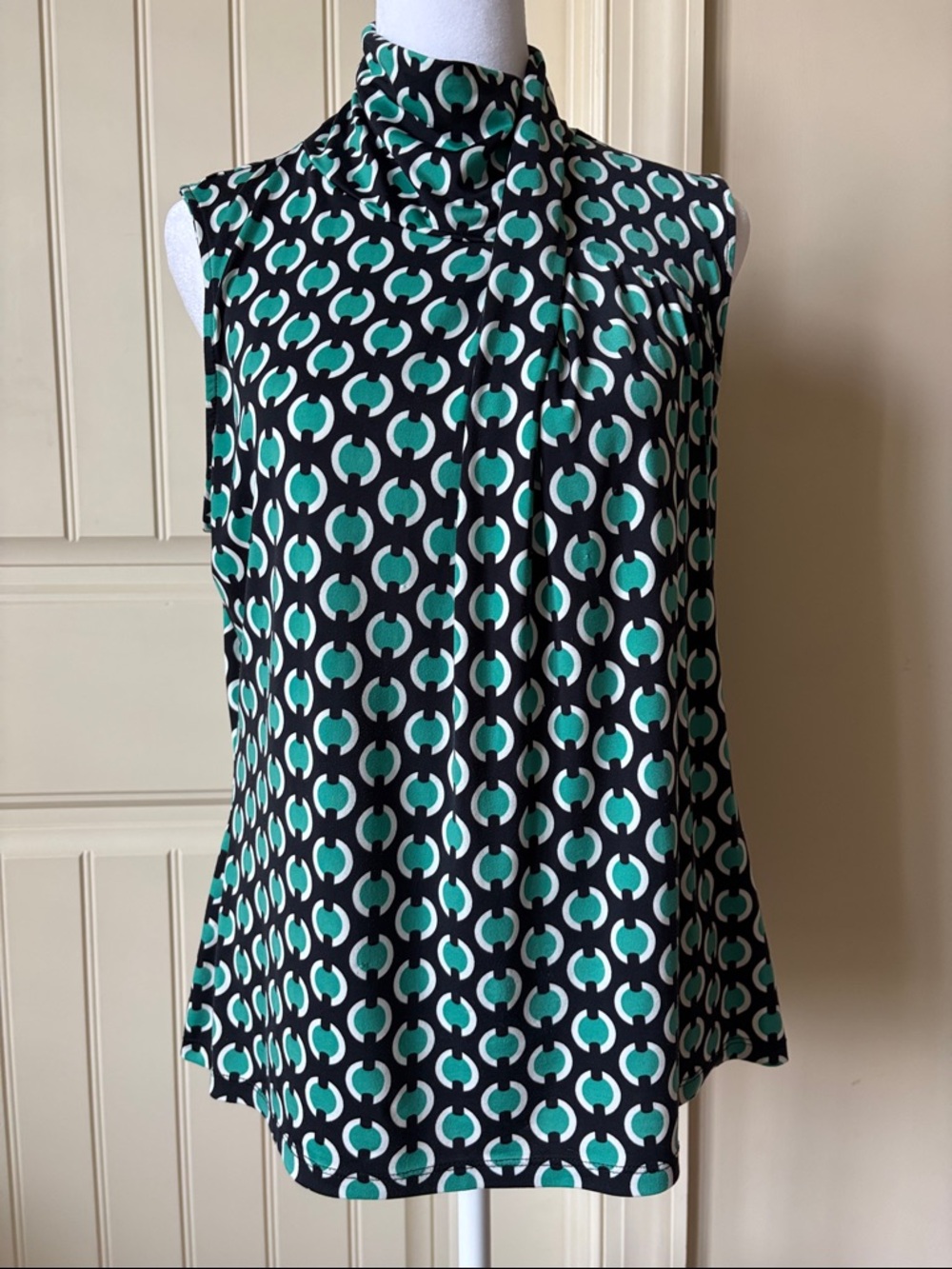 Worthington Black & Teal Geometric Sleeveless Mock Neck Top